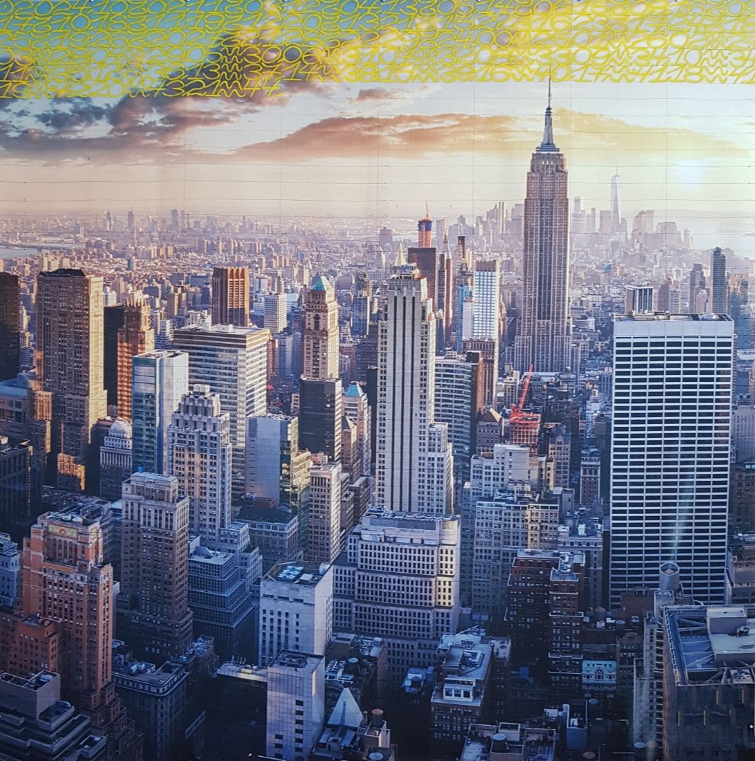 Soleil 2024, œuvre en cours, acrylique sur tissu libre avec vue de New York, 142 x 142 cm. Chaque jour de l